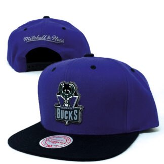Mitchell & Ness - Bucks Snapback Cap -lila