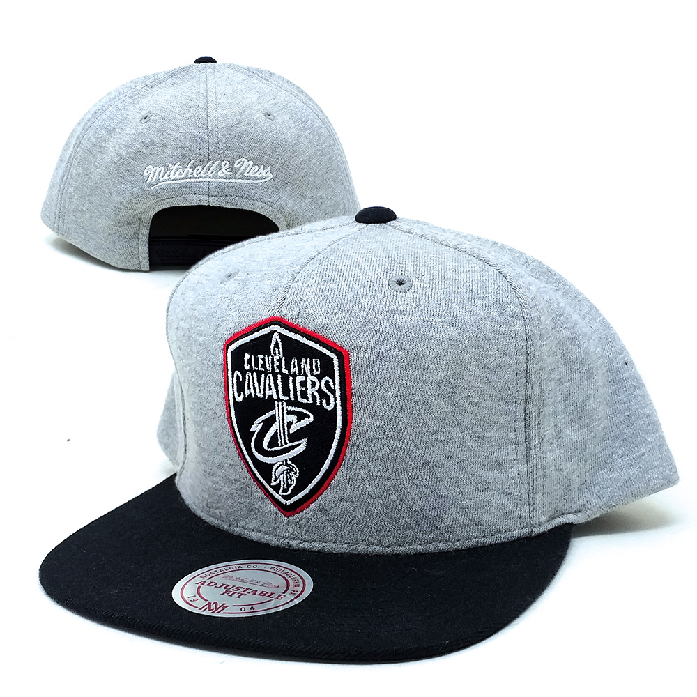 Mitchell & Ness - Cleveland Cavaliers grau-Shield Snapback