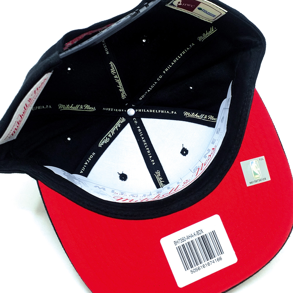 Mitchell & Ness - Atlanta Hawks Snapback Cap schwarz-rot – Bild 4