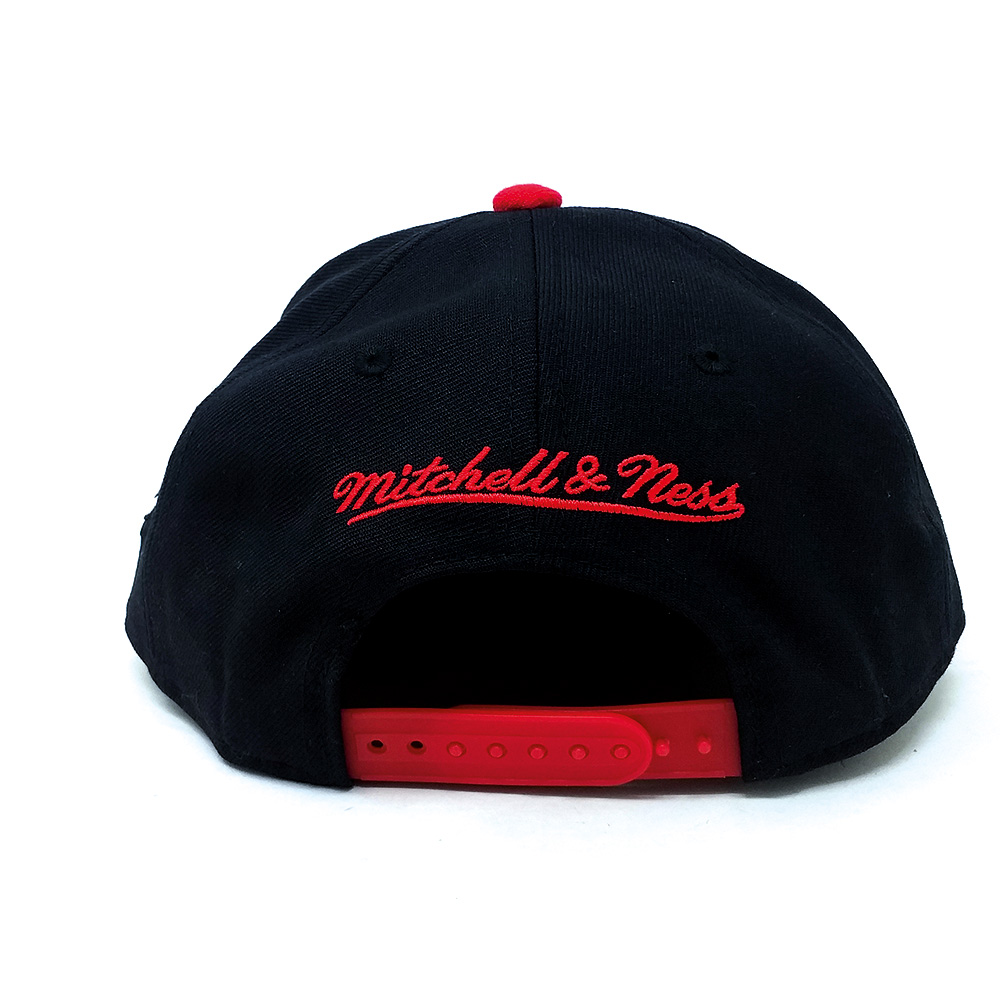 Mitchell - Ness - Chicago Bulls Snapback Cap - schwarz-rot – Bild 2