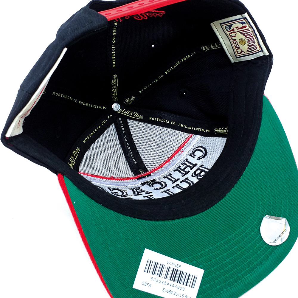 Mitchell - Ness - Chicago Bulls Snapback Cap - schwarz-rot – Bild 4