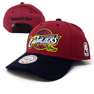 Mitchell - Ness - Cleveland Cavaliers Curved Snapback Cap - weinrot